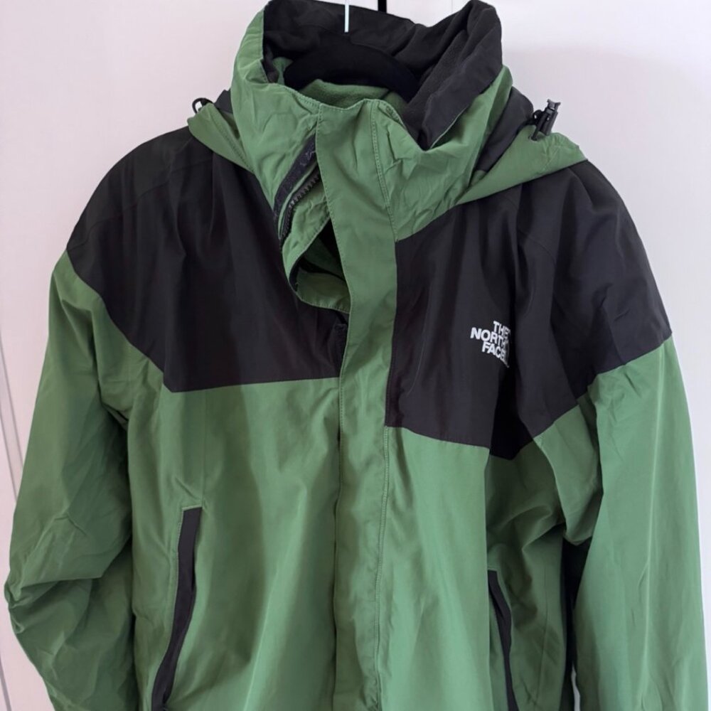 NORTH FACE GREEN SKI JACKET MEN'S MEDIUM